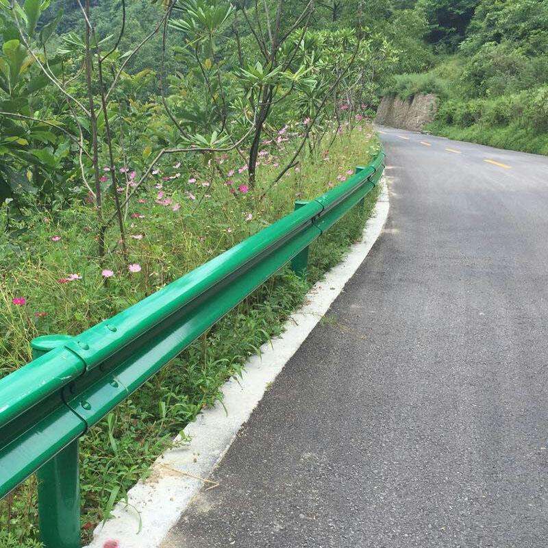  防撞护栏